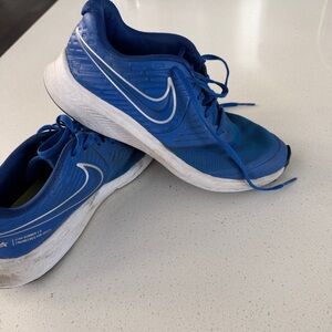 Nike Vibrant Blue Athletic Shoes
